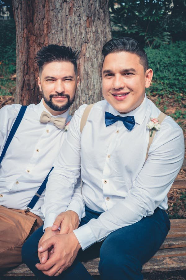 Nœuds papillon père fils : élégance en bois pour vos événements